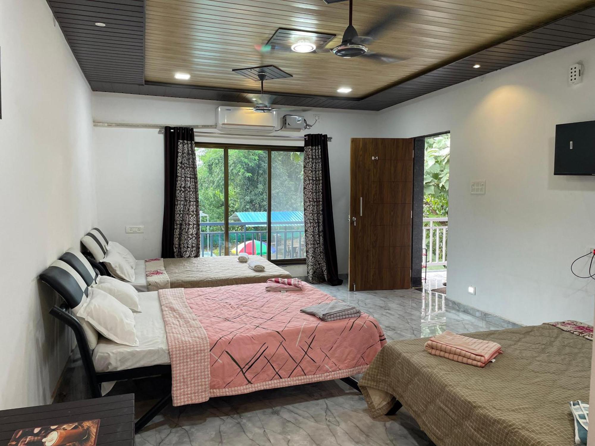 Riverland Farm And Resort 卡尔贾特 外观 照片