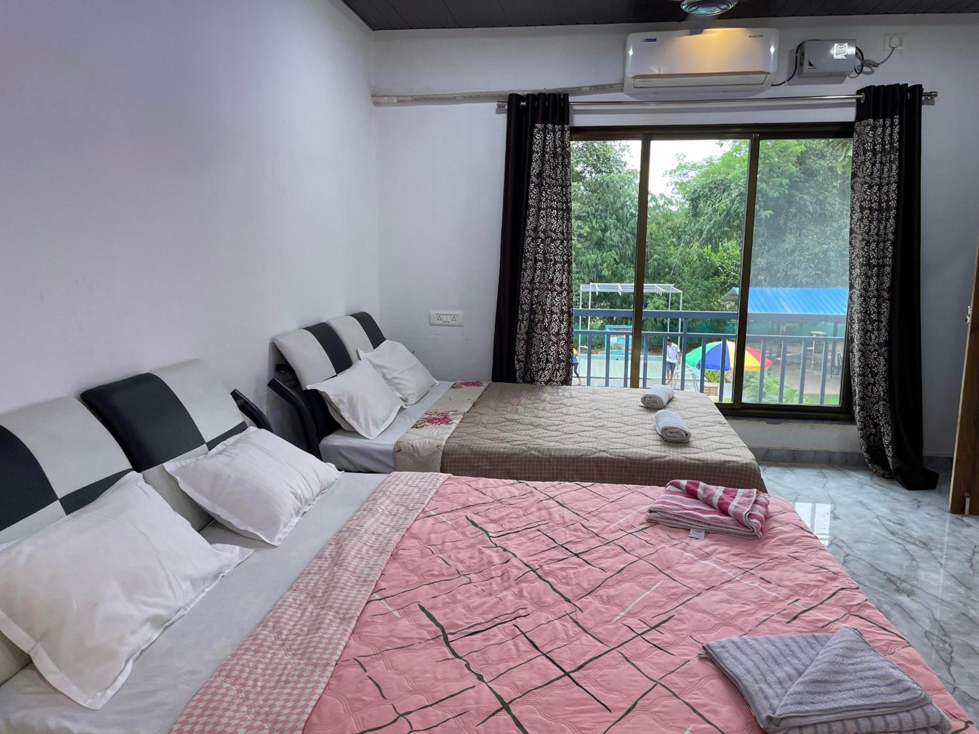Riverland Farm And Resort 卡尔贾特 外观 照片