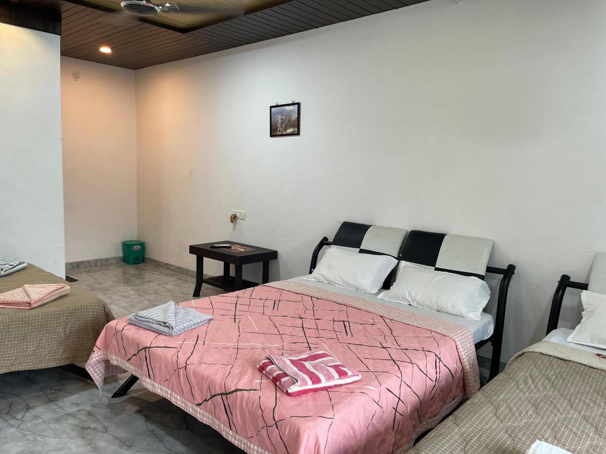 Riverland Farm And Resort 卡尔贾特 外观 照片